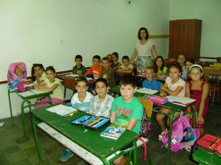 Την πρώτη μέρα του νέου σχολικού έτους στο ελληνικό σχολείο των Αγ. Σαράντα