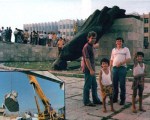 Η πτώση της κομμουνιστικης δικτατορίας και των αγαλμάτων του Ενβέρ Χότζα