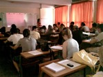 ΠΑΙΔΕΙΑ ΕΛΛΗΝΙΚΗ ή Ι.Ε.Κ. ΓΙΑ ΑΕΡΟΣΥΝΟΔΟΥΣ;