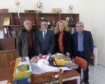 Χριστουγεννιάτικα δώρα στα σχολεία της Ελληνικής μας Κοινότητας