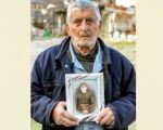 «Θὰ περιμένω τὰ κόκαλα τοῦ πατέρα μου, ἐλπίζω…»