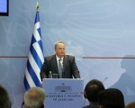 Ἀντὶ νὰ διεκδικοῦμε, μᾶς... διεκδικοῦνε!
