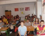 Η εκπρόσωπος του Αλβανικού Υπουργείου και η απάντηση της μαθήτριας: "Δεν έχουμε βιβλία"