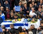Τὰ ξένα μέσα ἐνημέρωσης γιὰ τὴ δολοφονία τοῦ Κωνσταντίνου Κατσίφα 